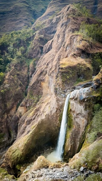 Waterfall in the Rinjani highlands